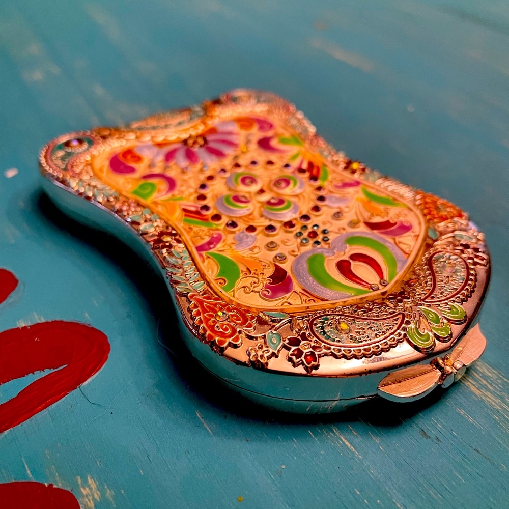 Beautiful silver engraved compact mirror w/ color